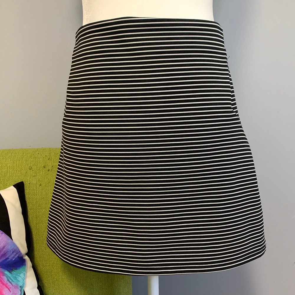 TOPSHOP Black White Striped Mini Skirt US 8 UK 12